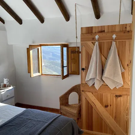 Casa Vista Al Bed & Breakfast Iznajar